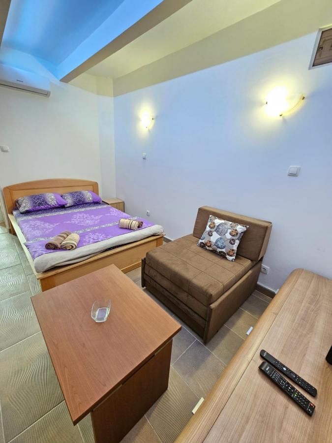 Booking Apartments Alone 1 Belgrado Exterior foto
